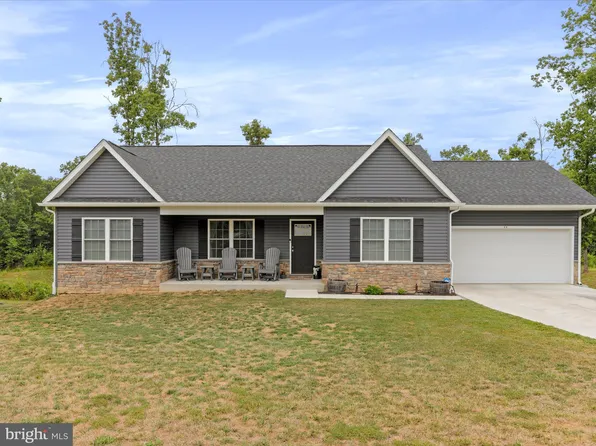 48 Floating Ct, Inwood, WV 25428