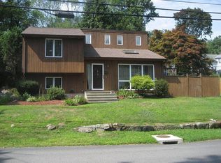 30 Ames St, Coventry, RI 02816