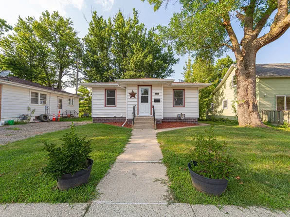 619 4th Ave NE, Waseca, MN 56093