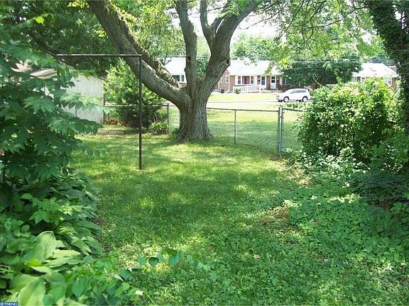 4th image of 811 Evergreen Ave