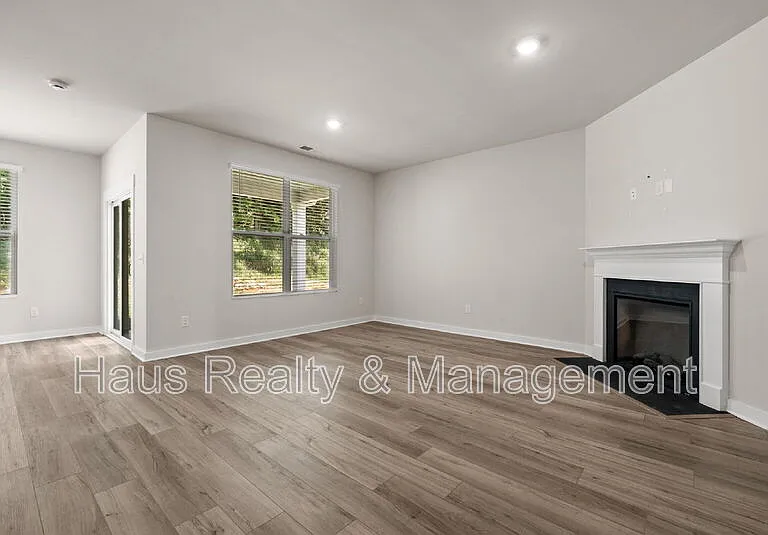 1145 Ross Farms Blvd — Photo 13