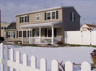 2 Mintleaf Rd, Levittown, PA 19056