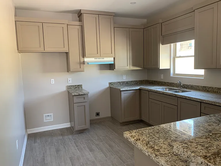 2420 Avenida Florencia #B — Photo 5