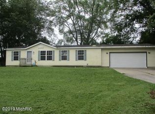 1328 Whitney Ave, Benton Harbor, MI 49022