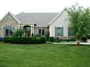 1149 Mary Hill Cir, Hartland, WI 53029