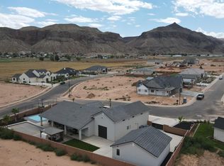 980 W 2060 S, Hurricane, UT 84737
