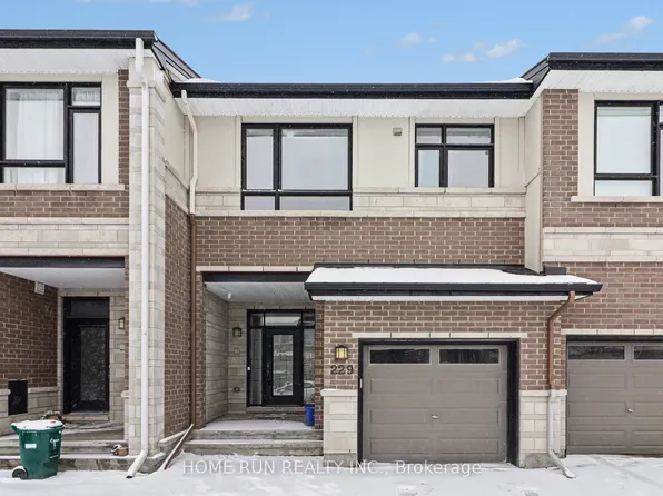 229 Dolce Cres, Ottawa, ON K1X 0B2