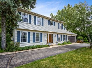 1133 Fairlawn Ave, Libertyville, IL 60048