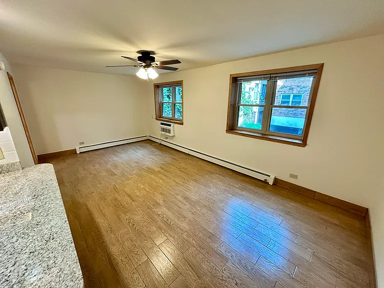531 W Deming Place — Photo 40