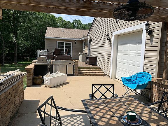 2nd image of 22225 Curtis Mill Ln