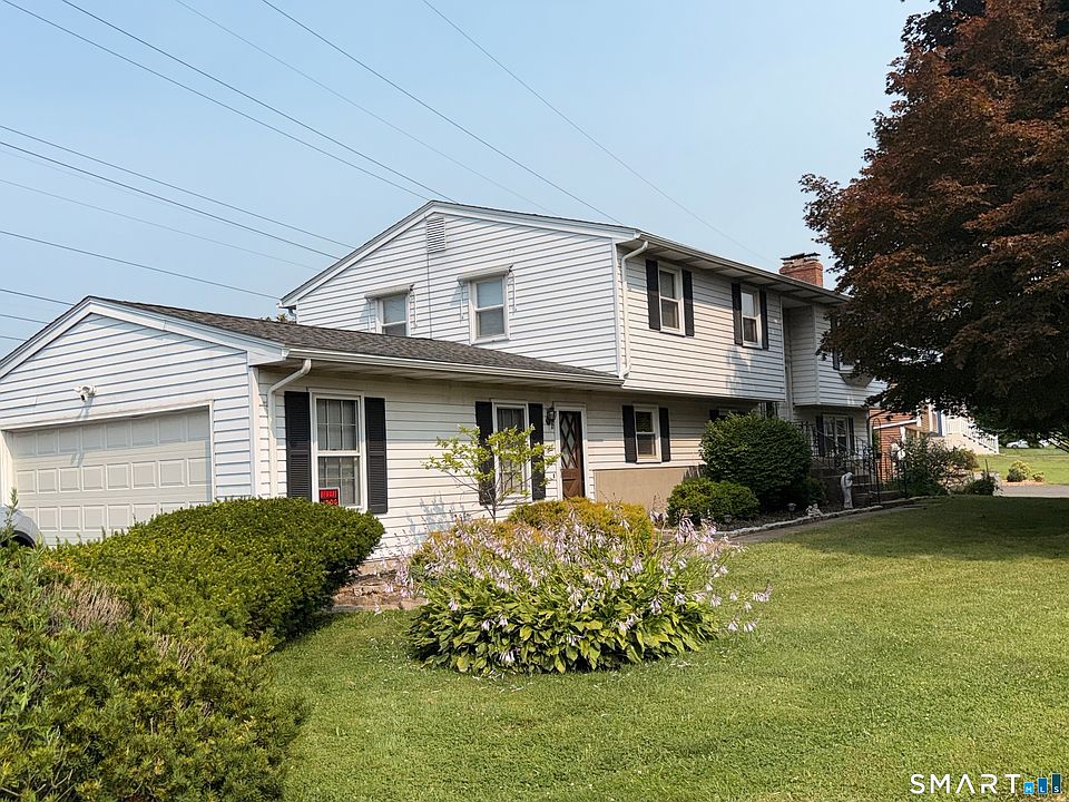 1st image of 27 Hummingbird Drive