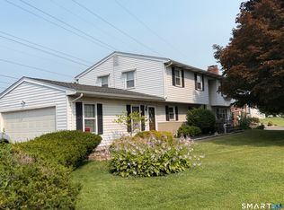 27 Hummingbird Dr, Berlin, CT 06037