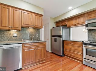 8407 Willow Forge Rd, Springfield, VA 22152