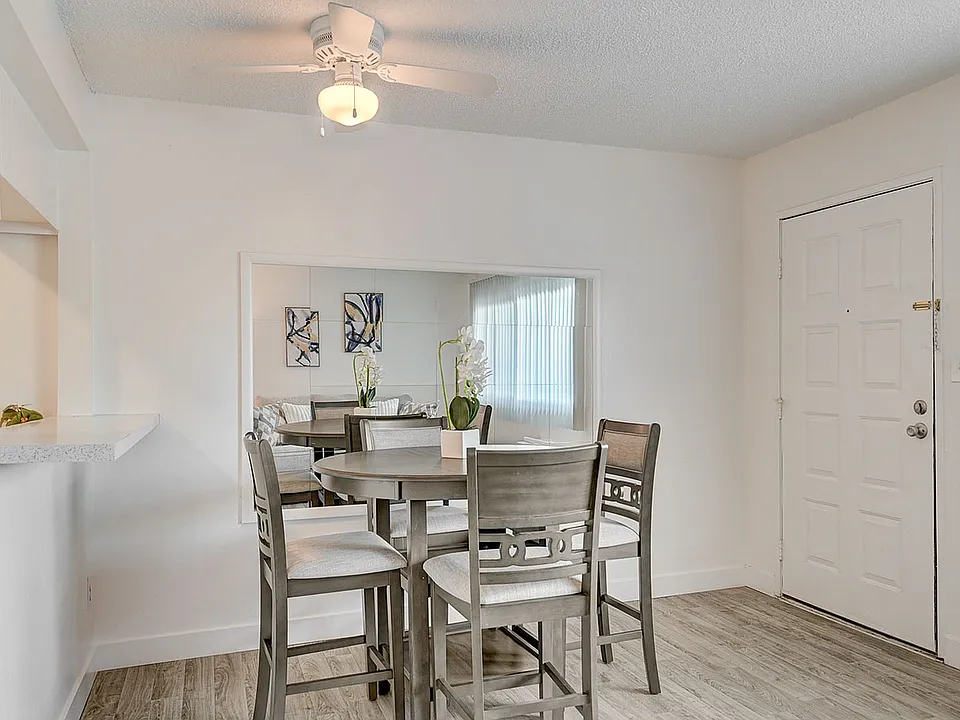 4050_Palos Verdes St_model-4