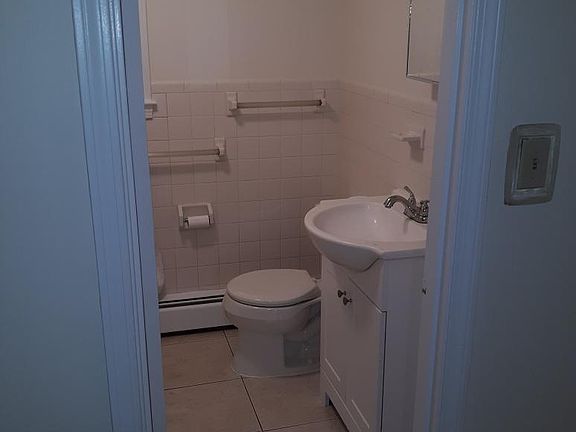 4th image of 234 Washington St #1
