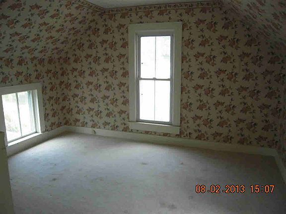 4th image of 815 Floral Ct