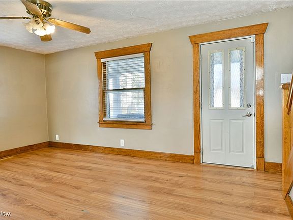 3rd image of 411 W Federal St
