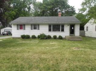 7205 Shales St, Crystal Lake, IL 60014