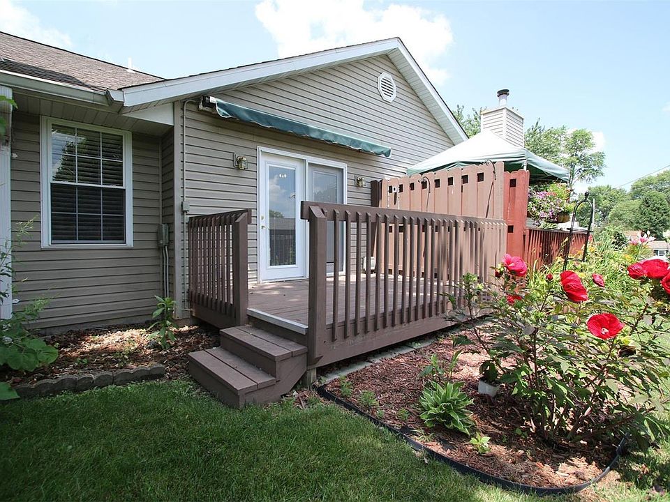 1325 Poplar St Highland IL Zillow