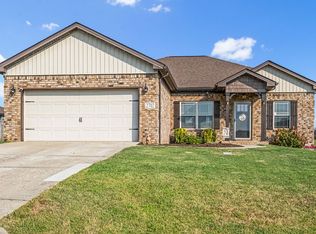 2702 Rushmore Dr, Chapel Hill, TN 37034