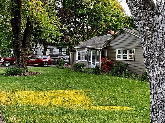2nd image of 69 John St