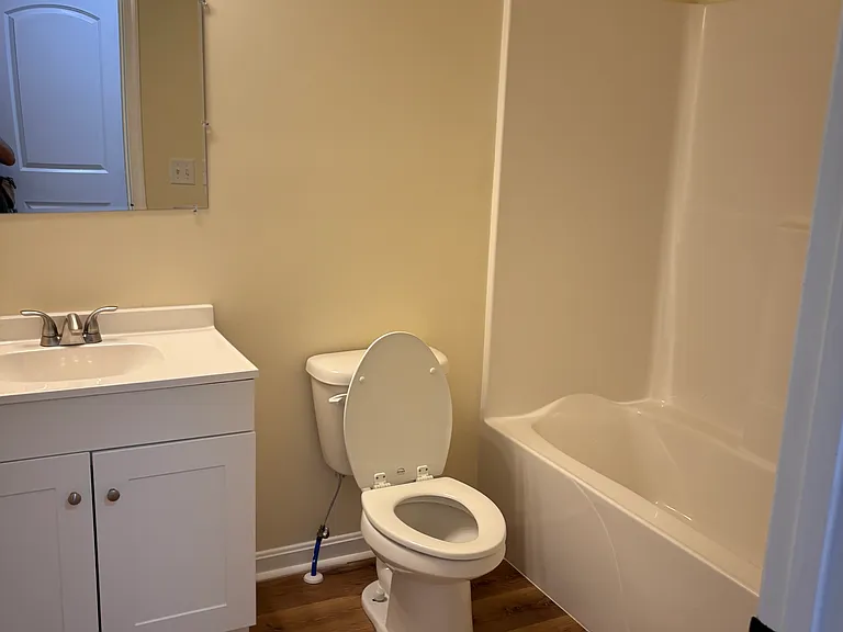 105 Rojan Rd — Photo 13