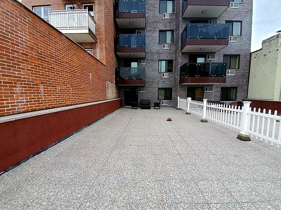 4th image of 856 52nd St #2/102
