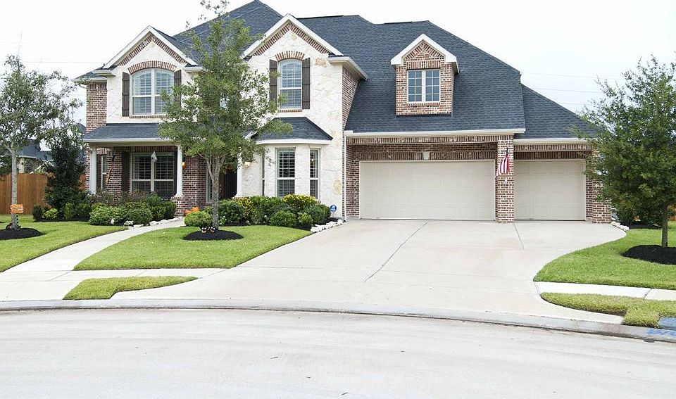 1st image of 28506 Hayden Park Dr