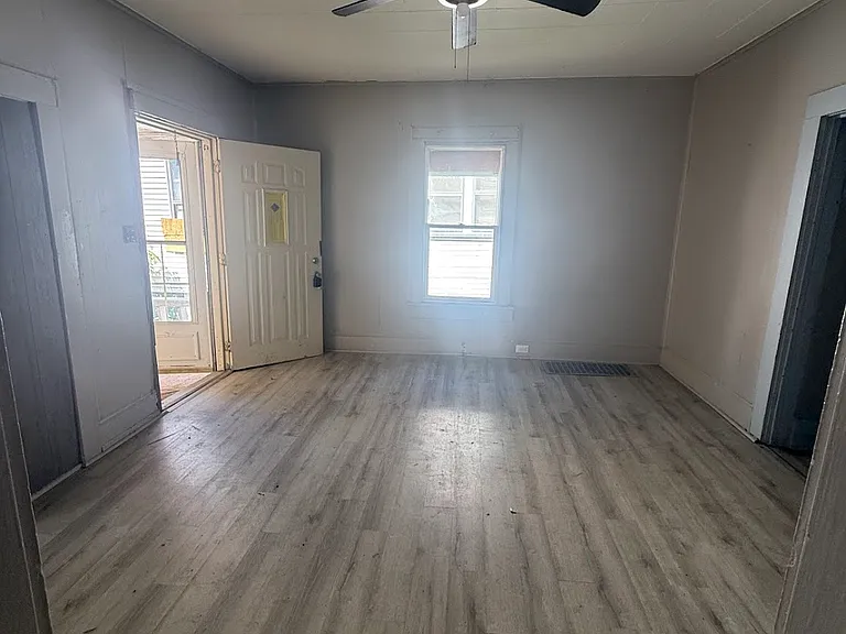 1344 E Condit St — Photo 6