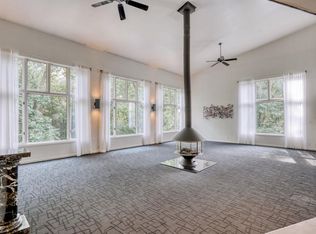 1061 N Lost Woods Rd, Oconomowoc, WI 53066
