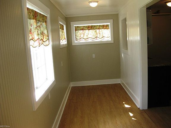 5th image of 11923 Summerland Ave