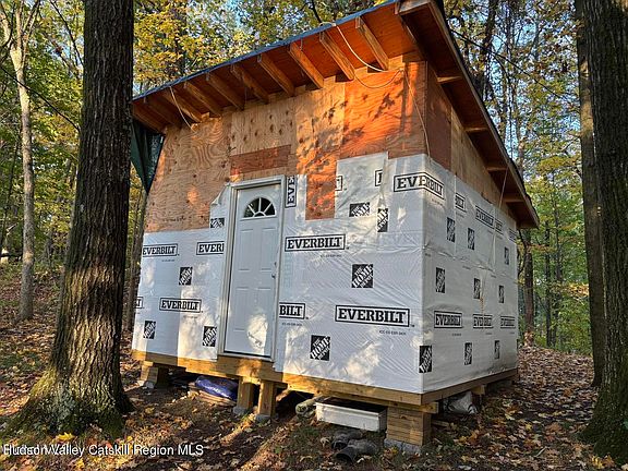 2nd image of 390 Vosenkill Road