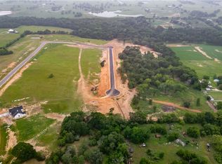 145 Pueblo Dr, Caldwell, TX 77836