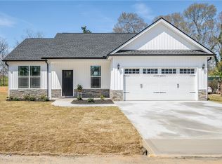 105 Dacus St, Williamston, SC 29697