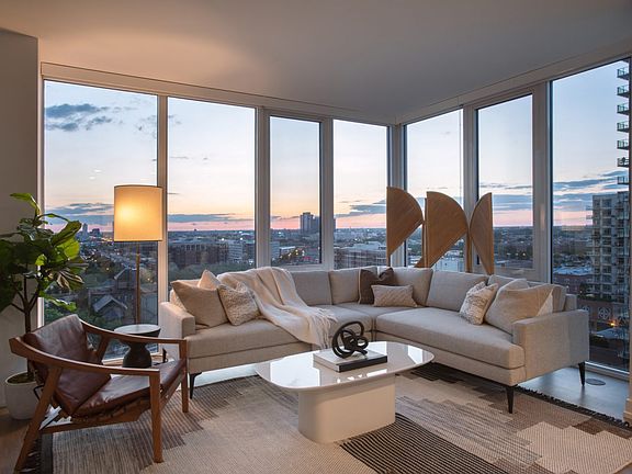 3rd image of 202 W Hill St #3/3