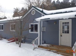 5674 Pickerel Lake Rd, Petoskey, MI 49770