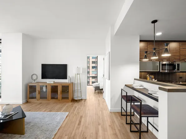 101 West 24th Street image 8 of 23