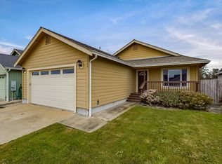 1984 Elmwood Pl, McKinleyville, CA 95519