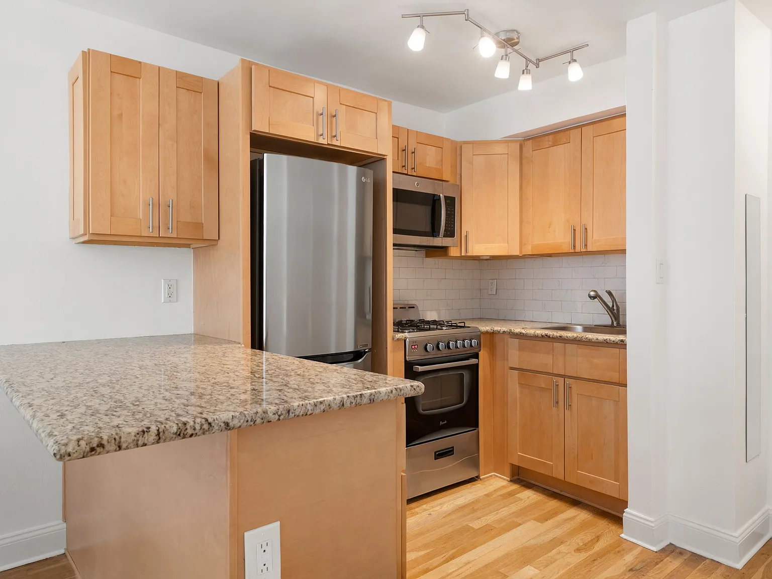 311 East 75th Street — Photo 3
