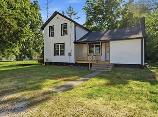 390 N East Ave, Amboy, IL 61310