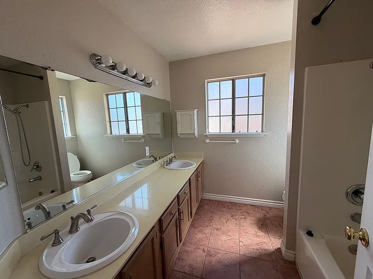 11095 Avenida De Los Lobos — Photo 14