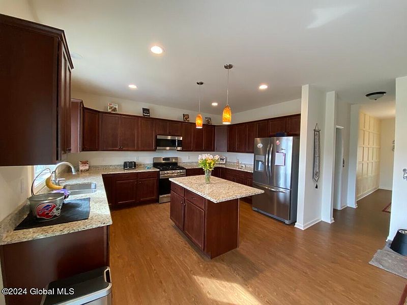 4th image of 126 Richmond Hill Drive