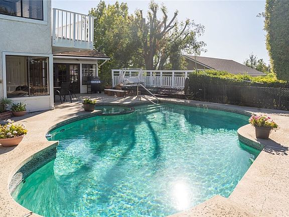 5th image of 4540 Poe Ave
