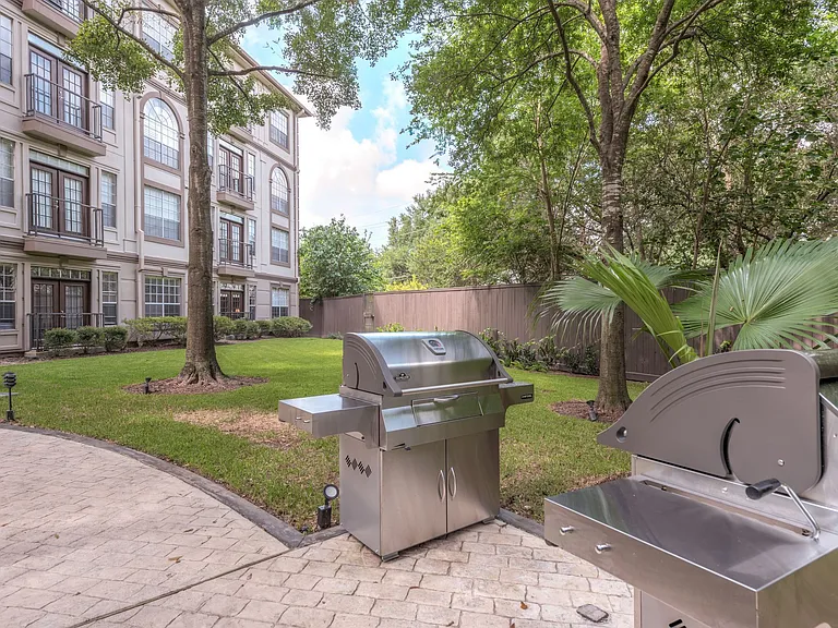 Deerwood Apartments — Photo 15