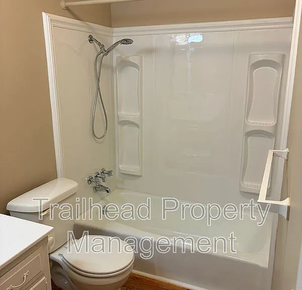 5884 W 58th St #200 — Photo 5