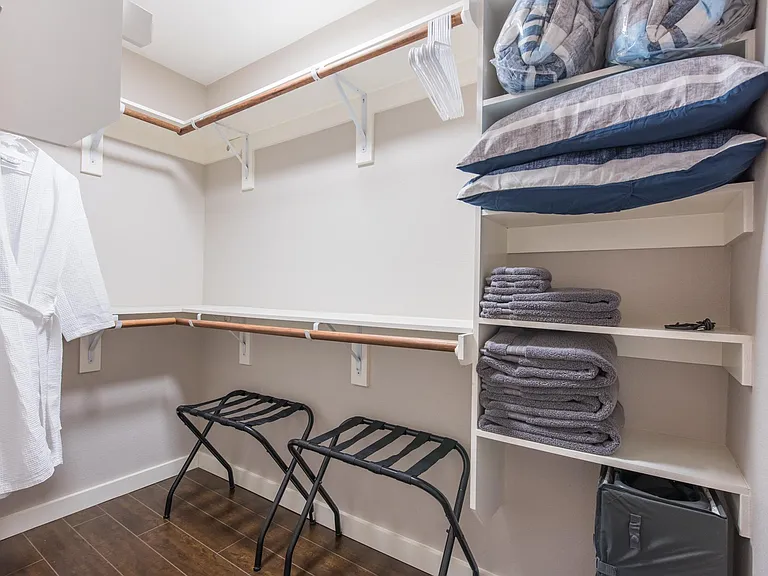 708 S Olive St — Photo 11