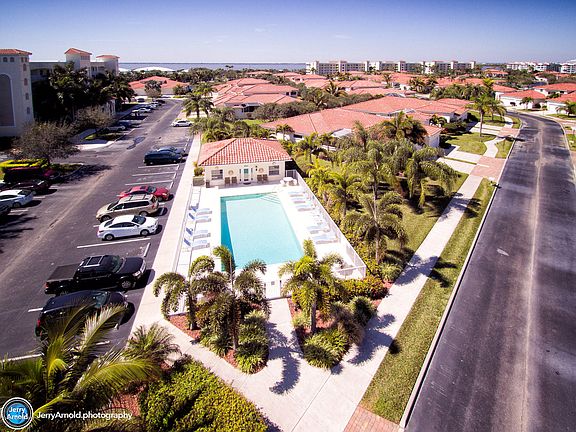 3rd image of 561 Casa Bella Dr Unit 301