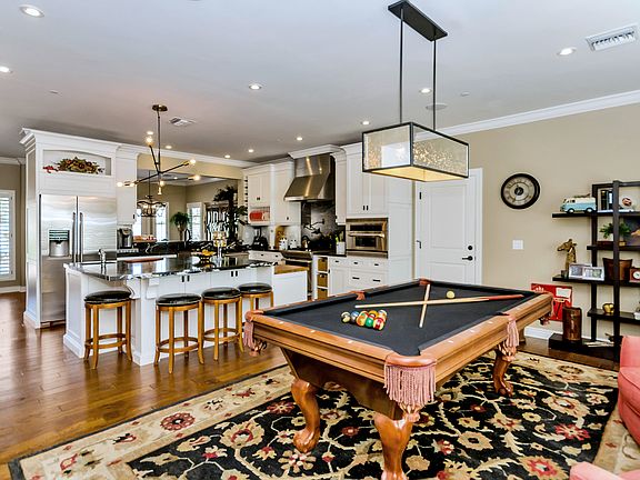 Open Gameroom to Kitchen