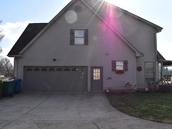 3rd image of 8255 Old Lovelaceville Rd