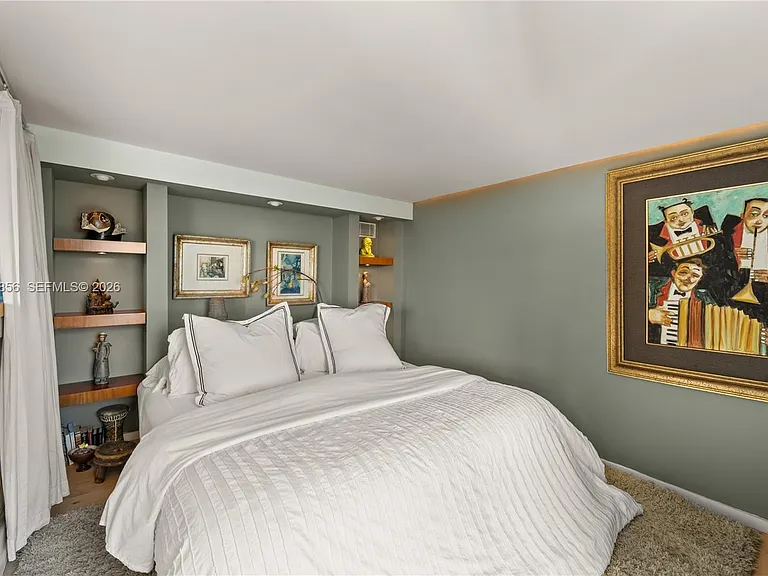 2350 NE 135th St #808 — Photo 9